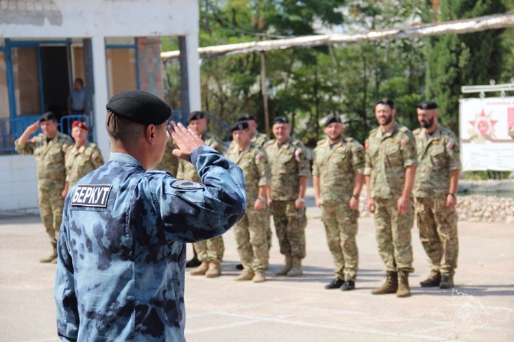 Сотрудники севастопольского ОМОН «Беркут» празднуют 26-ю годовщину со дня создания подразделения
