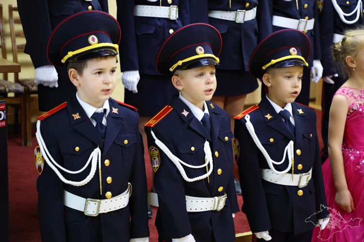 Кадеты крымской Росгвардии провели праздничный концерт для подопечных госпиталя ветеранов войн