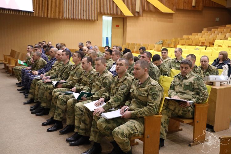 В крымском управлении Росгвардии прошло занятие с личным составом, владеющим личным транспортом