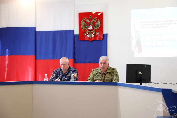 Сотрудники Центра лицензионно-разрешительной работы Росгвардии Крыма подвели итоги служебной деятельности за истекший период 2020 года 