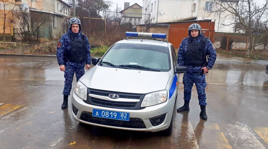 В Евпатории росвардейцы задержали гражданина, ранее лишенного прав и повторно управлявшего транспортным средством в состоянии алкогольного опьянения