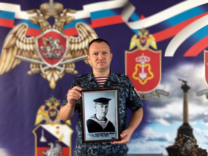 Сотрудник вневедомственной охраны по городу Севастополю принял участие в акции «Автограф Победы»