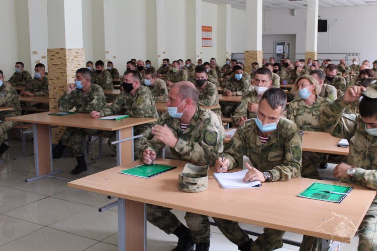 В Севастопольском специальном моторизованном полку Росгвардии прошел вечер вопросов и ответов   