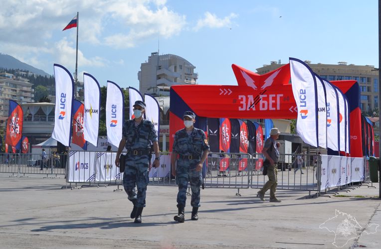Росгвардейцы обеспечили безопасность во время проведения всероссийского полумарафона