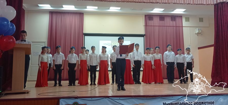 В Крыму сотрудники СОБР «Халзан» приняли участие в церемонии присяги кадетов