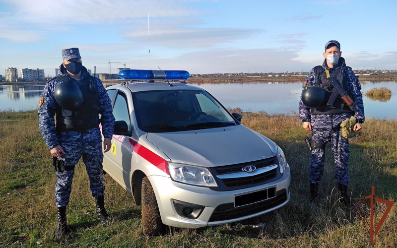 Подозреваемого в избиении охранника кафе мужчину задержали росгвардейцы в Крыму