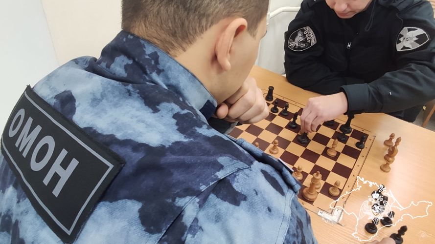 В Севастополе представители территориального органа Росгвардии оспорили лидерство в чемпионате по шахматам