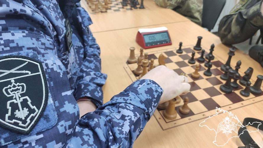 В Севастополе представители территориального органа Росгвардии оспорили лидерство в чемпионате по шахматам