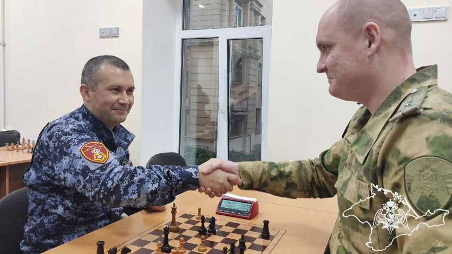 В Севастополе представители территориального органа Росгвардии оспорили лидерство в чемпионате по шахматам