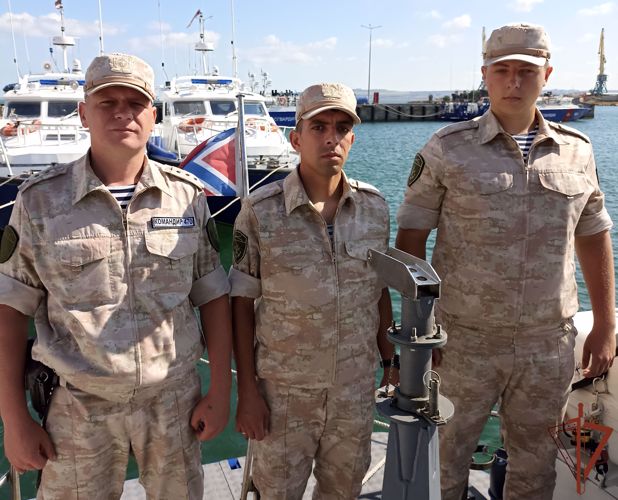 Семь человек спасли из воды военнослужащие Росгвардии в Крыму