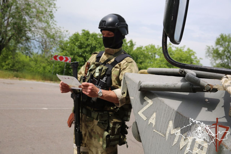 Росгвардейцы - участники спецоперации получили письма от детей из «Артека»