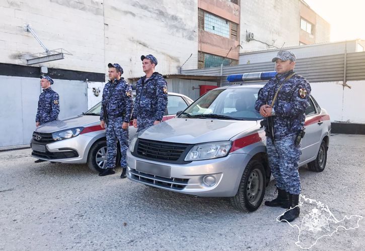 Росгвардейцы пресекли противоправные действия возле образовательного учреждения в Крыму