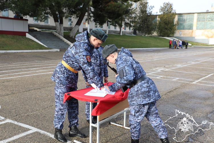 В Крыму военнослужащие Росгвардии приведены к присяге