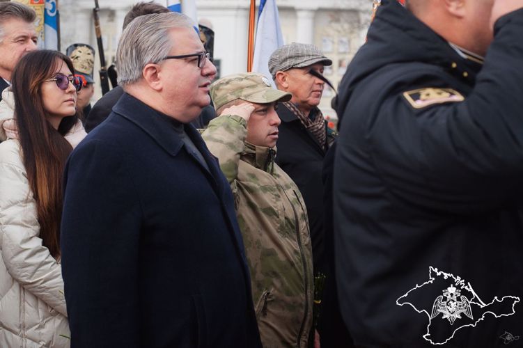 Росгвардейцы приняли участие в мероприятии, посвященному Дню воинской славы в Севастополе