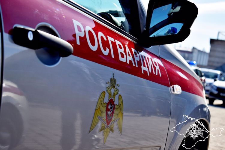 В Симферополе росгвардейцы задержали подозреваемого в нанесении побоев