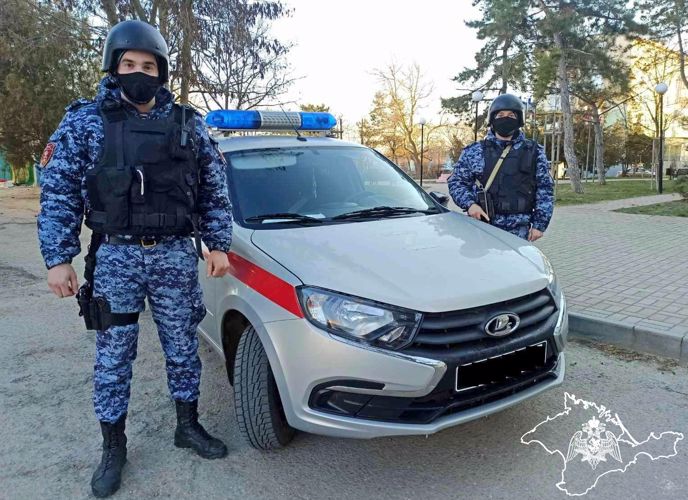 В г. Саки росгвардейцы задержали подозреваемого в хулиганских действиях