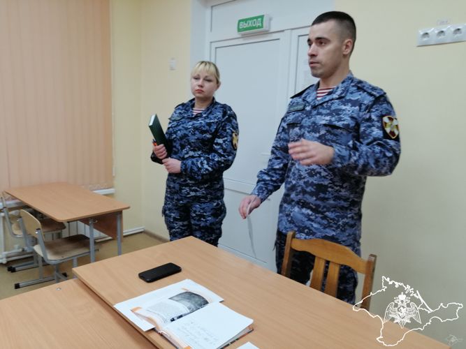 С будущими выпускниками пушкинской гимназии встретились росгвардейцы Севастополя
