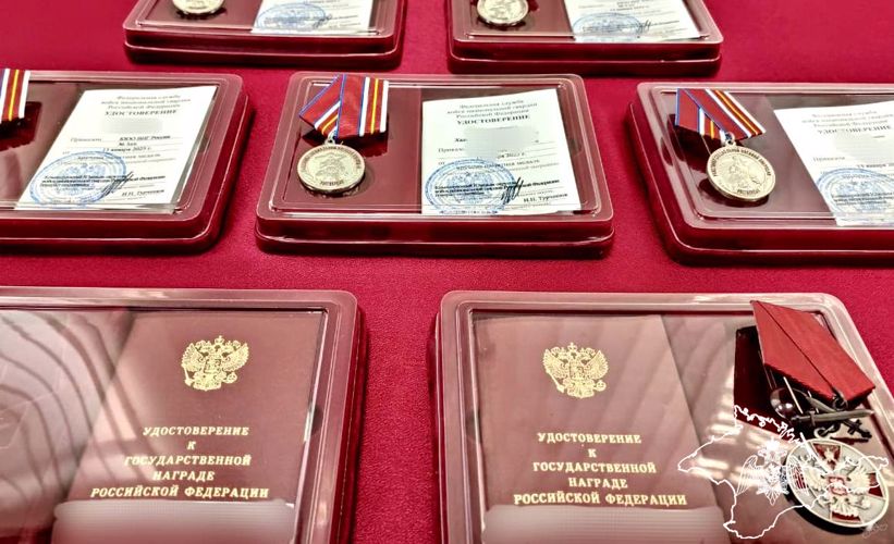 Росгвардейцам - участникам спецоперации вручены госнаграды в Севастополе