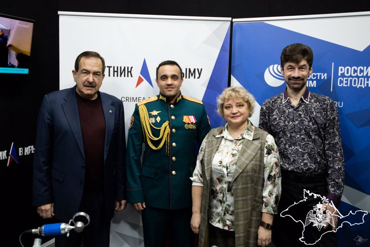 Дирижер симферопольского оркестра Росгвардии стал гостем на крымском радио