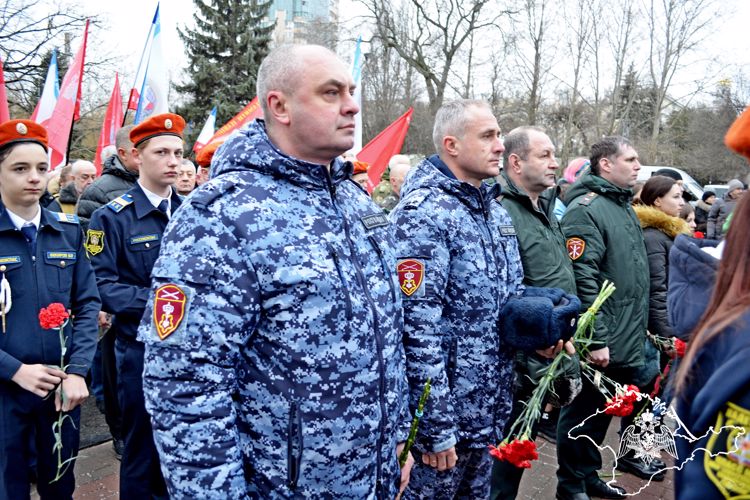 В Крыму и Севастополе росгвардейцы почтили память погибших воинов-интернационалистов