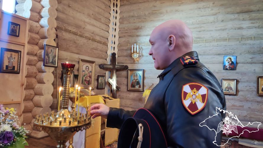 Севастопольские росгвардейцы почтили память легендарного контр-адмирала Владимира Истомина