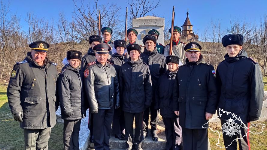 Севастопольские росгвардейцы почтили память легендарного контр-адмирала Владимира Истомина