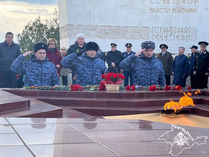 Росгвардейцы приняли участие в открытии мемориала в Ялте