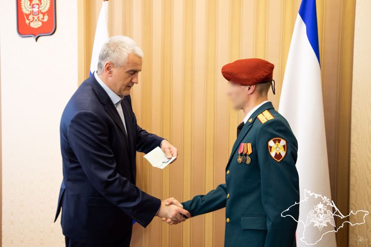 Глава Республики Крым вручил военнослужащим Росгвардии государственные награды