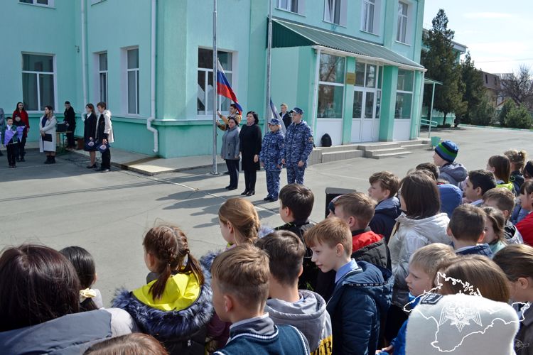 В Симферополе росгвардейцы приняли участие в мероприятии, посвященном девятилетию «Крымской весны»