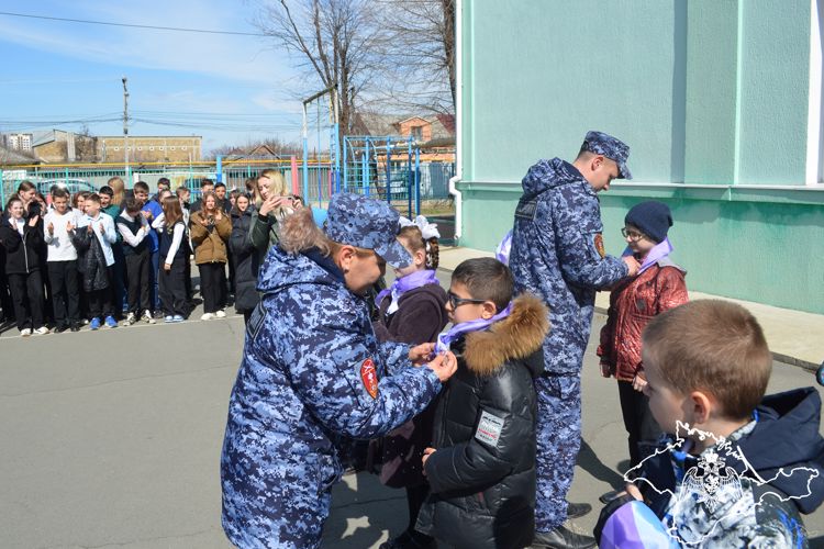  В Симферополе росгвардейцы приняли участие в мероприятии, посвященном девятилетию «Крымской весны»