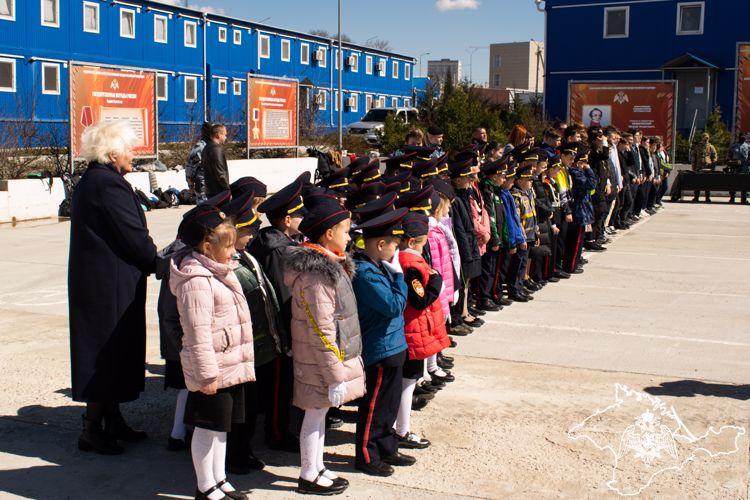 ОМОН «Беркут» распахнул свои двери для крымских школьников