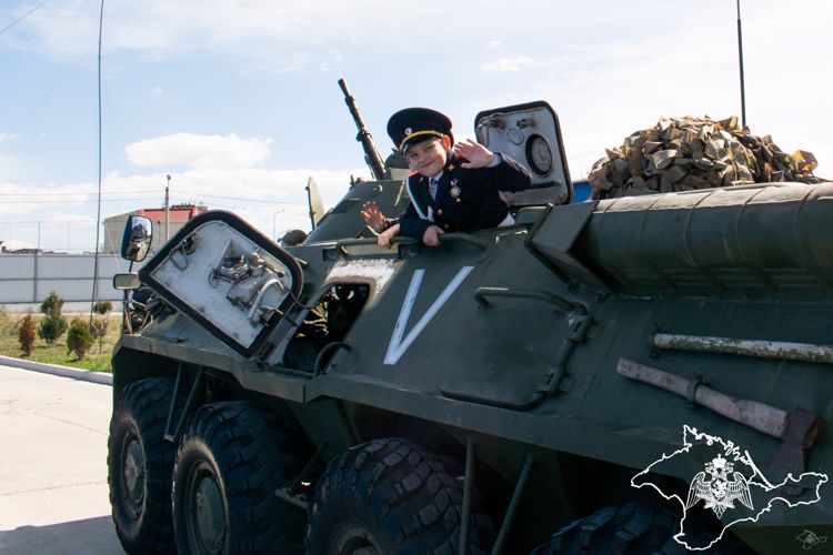 ОМОН «Беркут» распахнул свои двери для крымских школьников