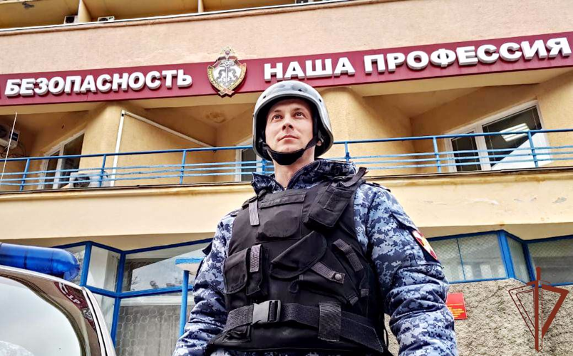 Пожилую женщину, временно утратившую связь с близкими, разыскали росгвардейцы в Севастополе