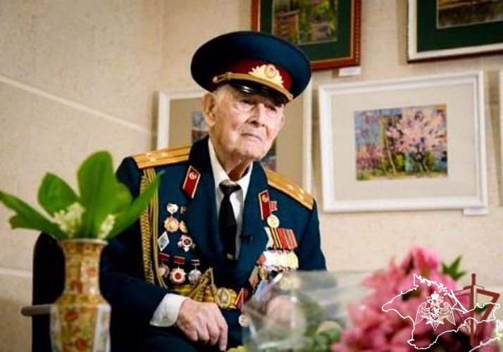 Росгвардейцы поздравили Ветерана Великой Отечественной войны с 98-летием в Симферополе