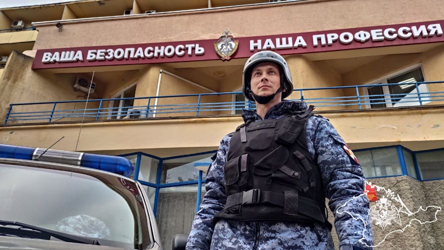 Нарушителя правопорядка задержали росгвардейцы в севастопольском кафе