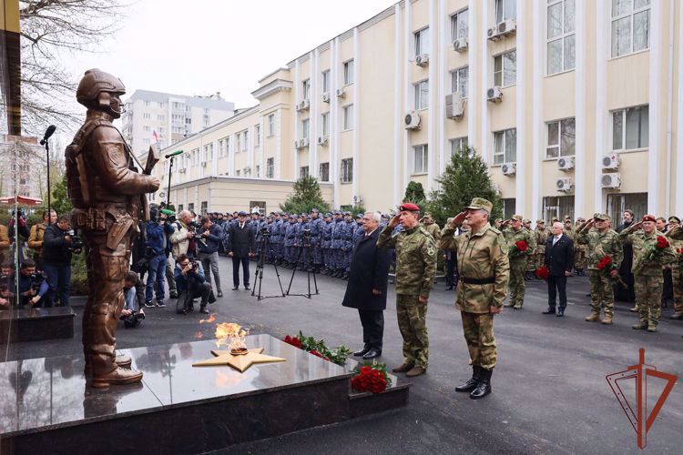Генерал армии Виктор Золотов вручил орден Жукова Южному округу войск национальной гвардии Российской Федерации (видео)