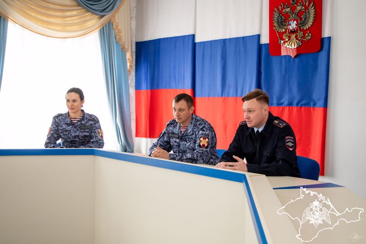 В Крыму с росгвардейцами прошли мероприятия по профилактике дорожно-транспортных происшествий