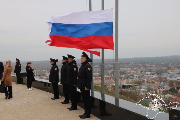 В Керчи росгвардейцы отметили 79-ю годовщину освобождения города-героя от немецко-фашистских захватчиков