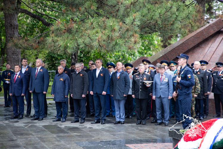 В Крыму и Севастополе прошли торжественные мероприятия, посвященные Великой Победе