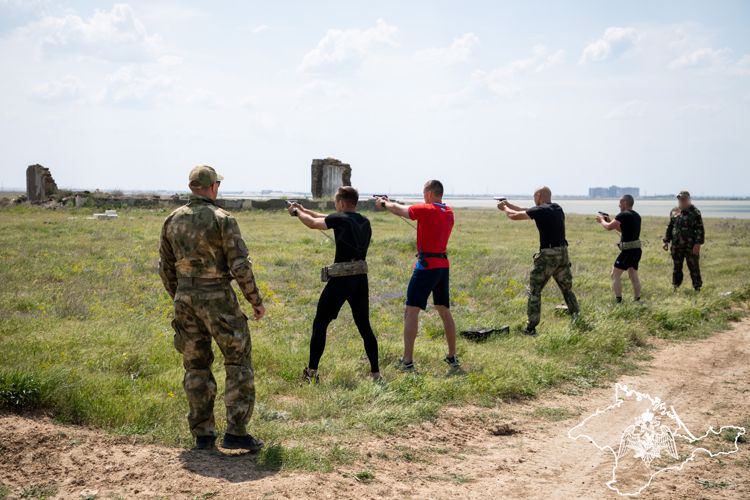 В Крыму прошли соревнования по служебному биатлону