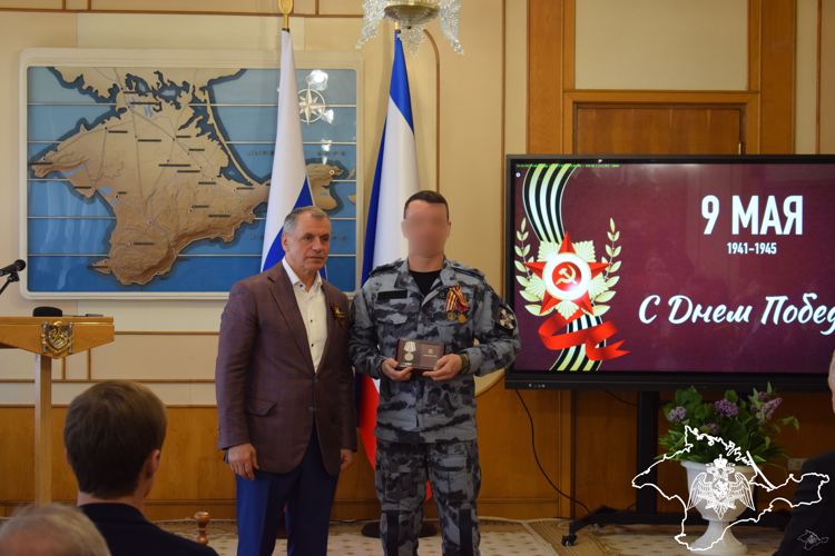 Государственные награды вручены сотрудникам спецподразделения Росгвардии в Крыму