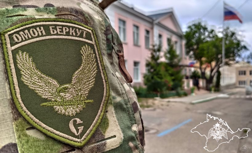 Росгвардия приняла участие в обеспечении правопорядка во время торжественных линеек в образовательных учреждениях Крыма и Севастополя