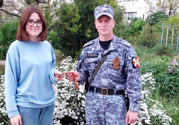 Военнослужащие Росгвардии из Севастополя стали участниками тематической акции «Георгиевская ленточка»