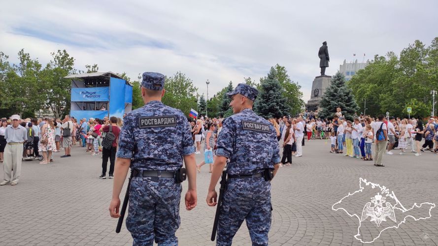 В Крыму и Севастополе Росгвардия обеспечивает правопорядок во время празднования Дня России