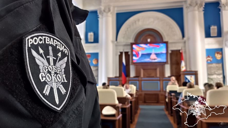 В Севастополе вручили благодарности отличившимся сотрудникам Росгвардии