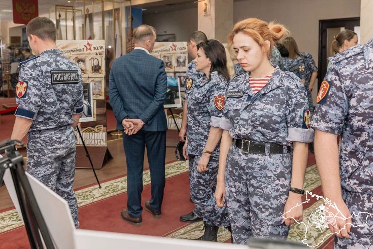 В Главном управлении Росгвардии по Республике Крым и г. Севастополю открыли фотовыставку «СВОи», посвященную спецоперации (видео)