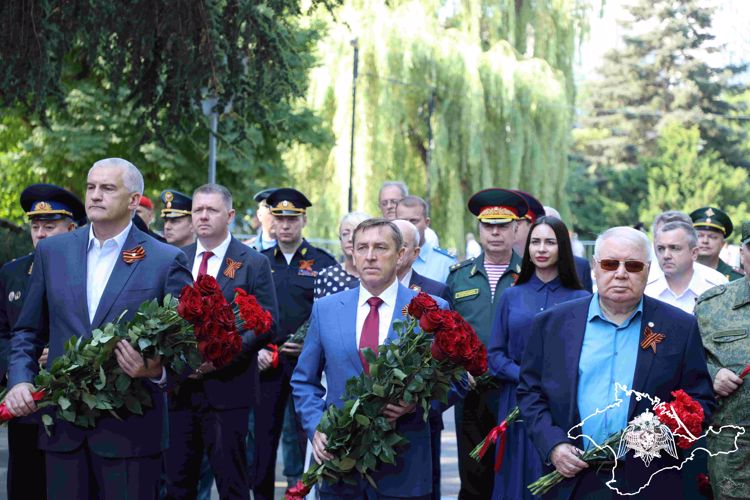 Росгвардейцы Крыма и Севастополя присоединились к Всероссийской акции «Свеча памяти» 