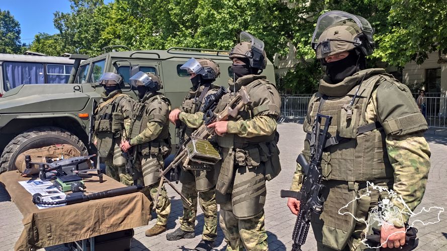 Готовность росгвардейцев и правоохранителей к курортному сезону оценил Губернатор Севастополя