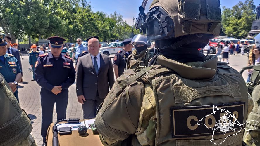 Готовность росгвардейцев и правоохранителей к курортному сезону оценил Губернатор Севастополя