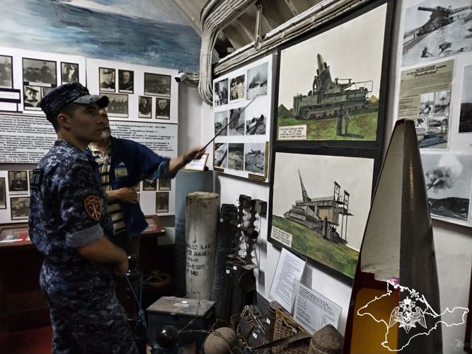 Росгвардейцы посетили в Севастополе фотовыставку, посвященную годовщине начала Великой Отечественной войны 